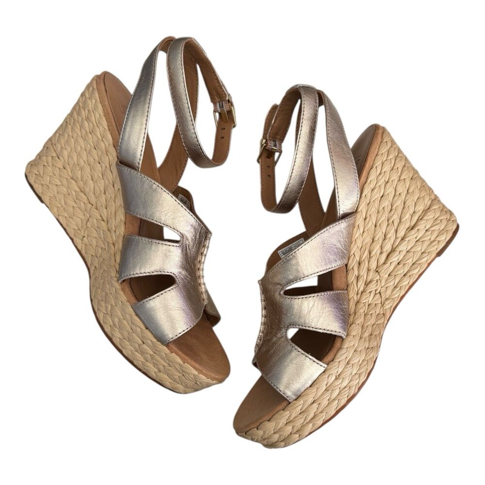 UGG Careena Ankle Strap Wedge Sandals 1125209 Women’s 9.5 Pale Gold Metallic - Picture 4 of 9